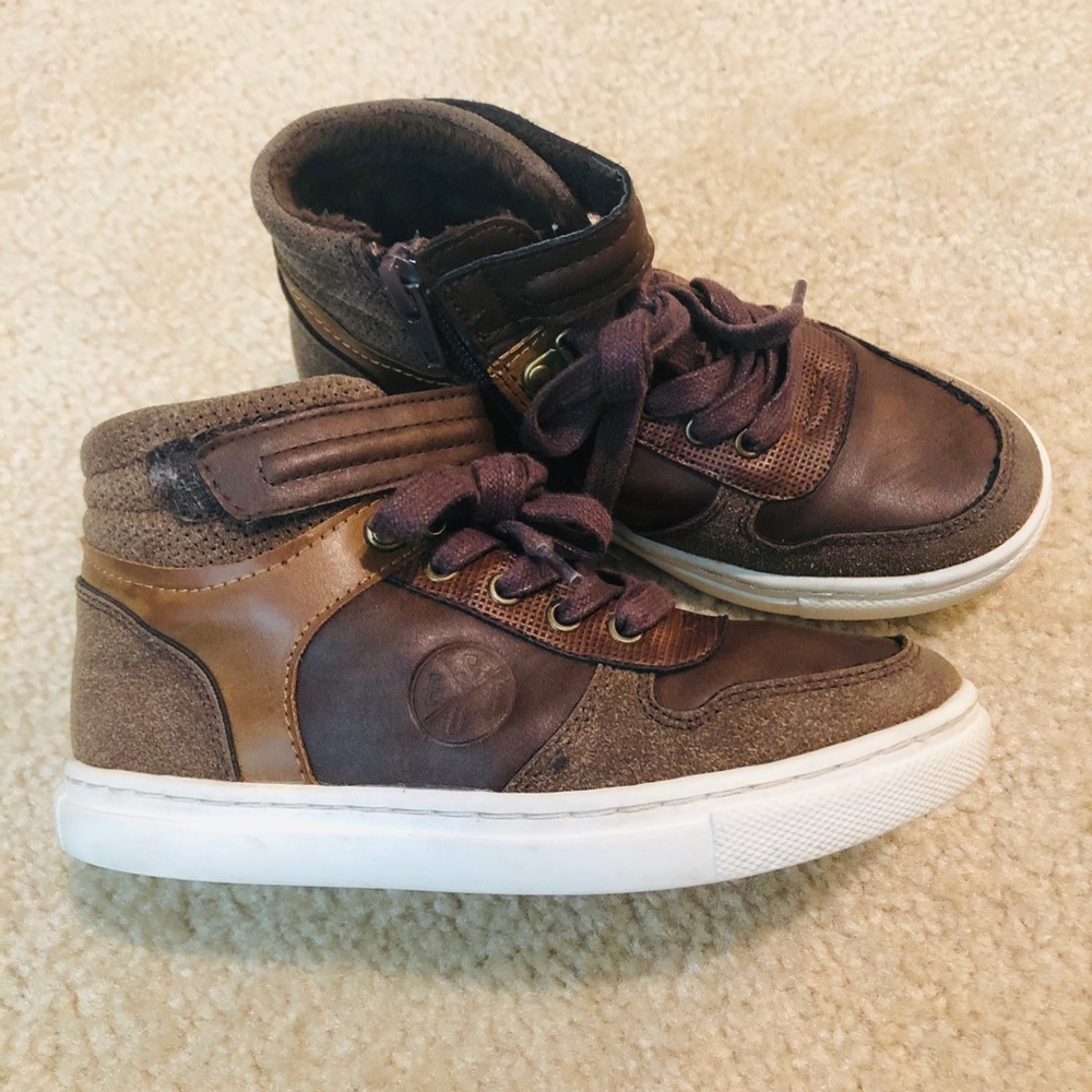 Brown boys sneakers
